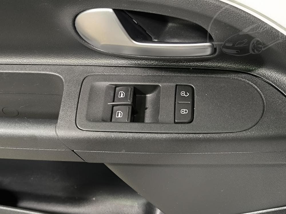 2021 Volkswagen Up! - 15