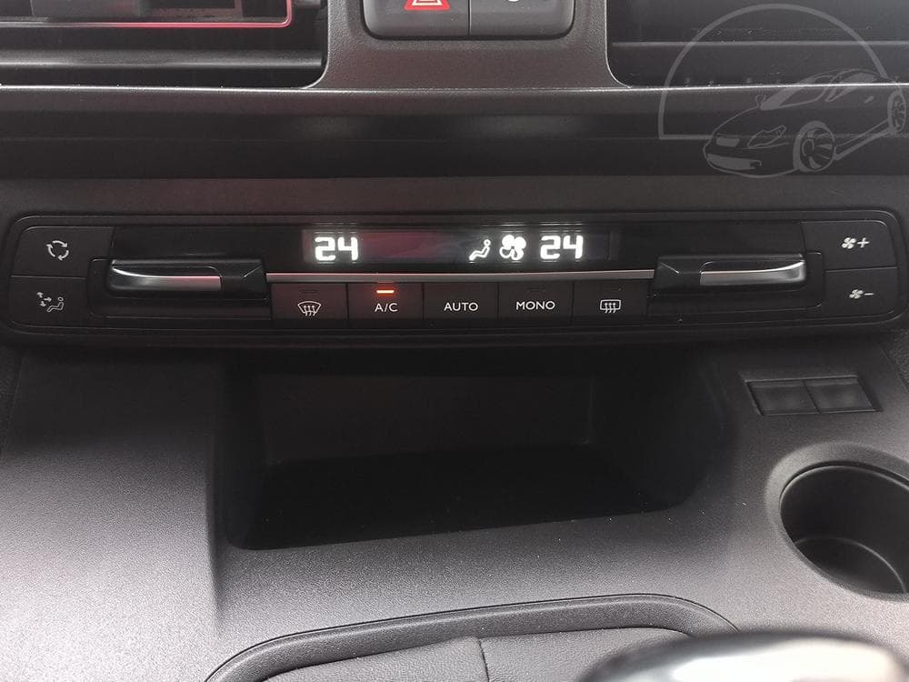 2022 Opel COMBO - 40