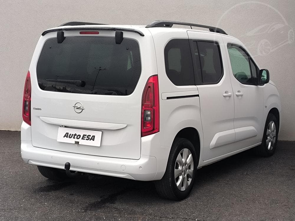 2022 Opel COMBO - 10