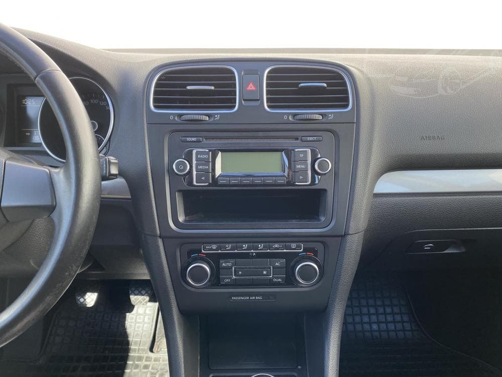 2011 Volkswagen GOLF - 12