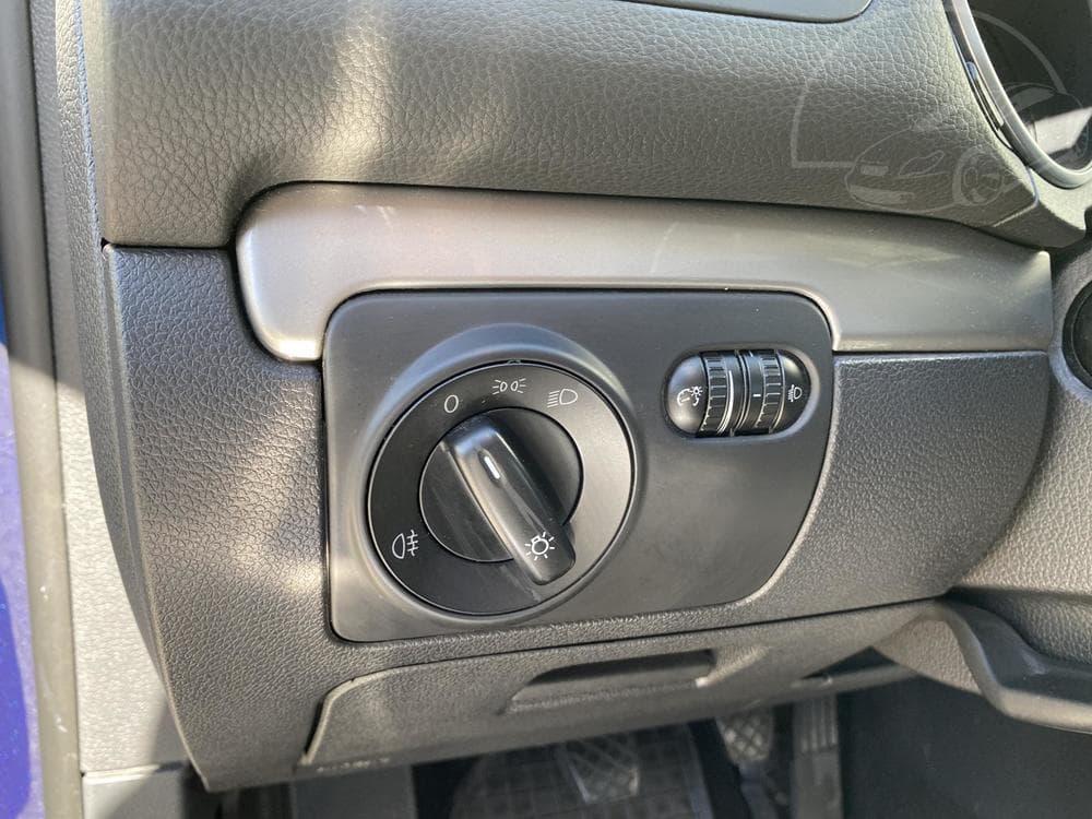 2011 Volkswagen GOLF - 15