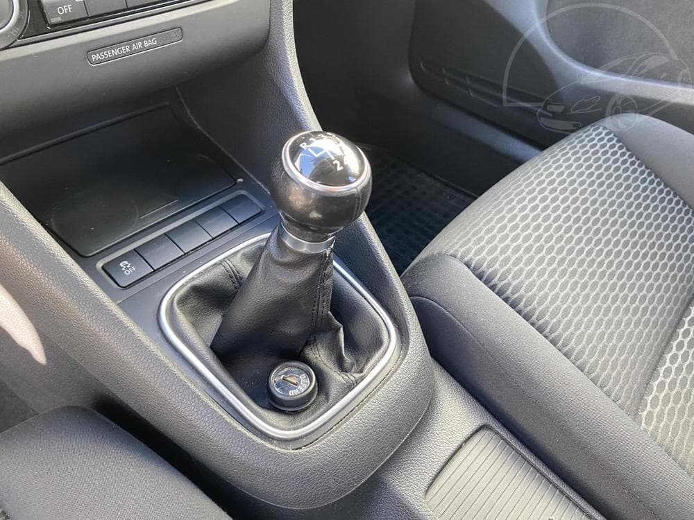 2011 Volkswagen GOLF - 16