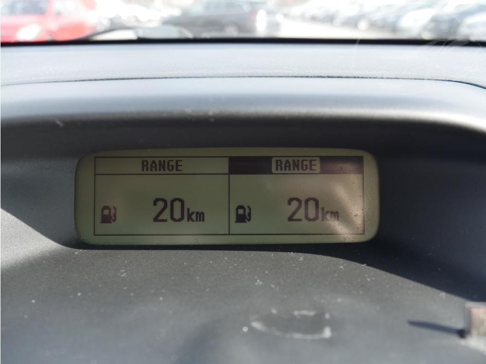 2005 Toyota AVENSIS - 19