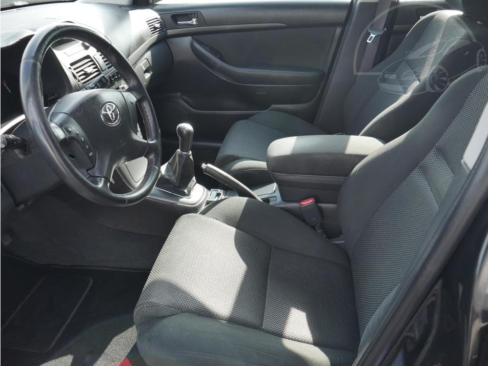 2005 Toyota AVENSIS - 9
