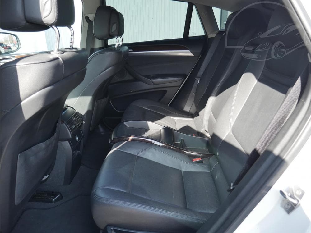 2010 BMW X6 - 10