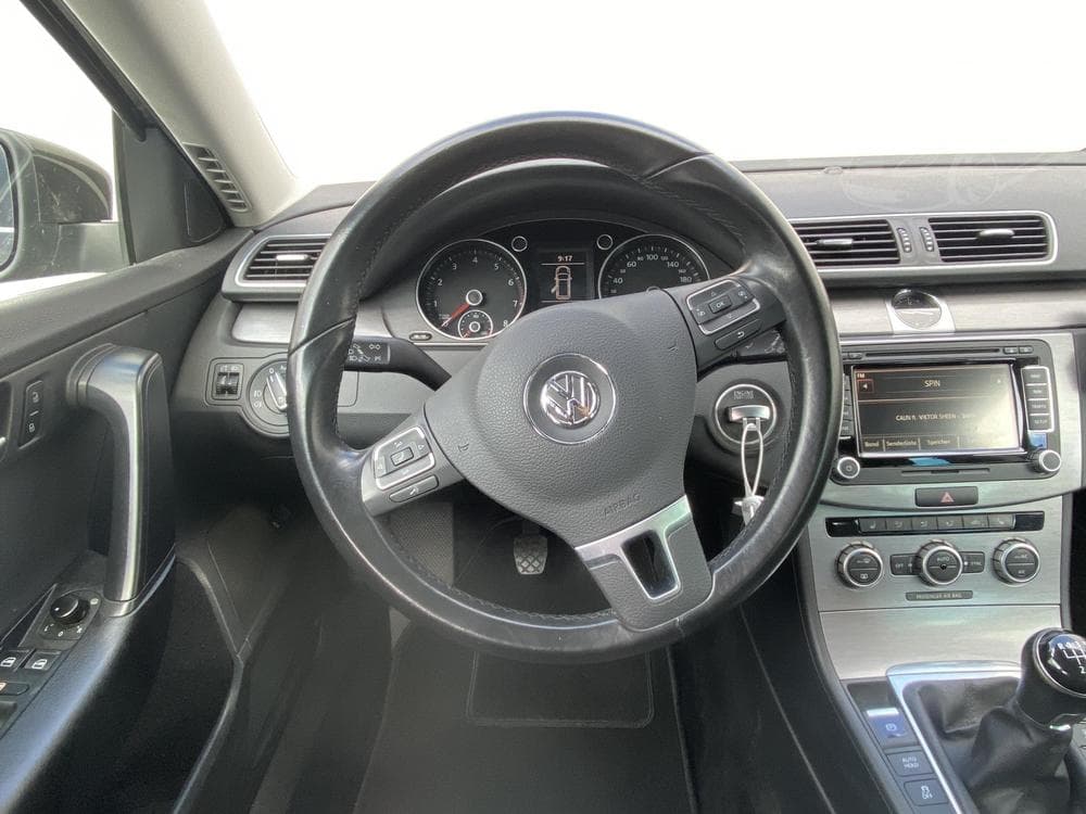 2013 Volkswagen PASSAT - 12