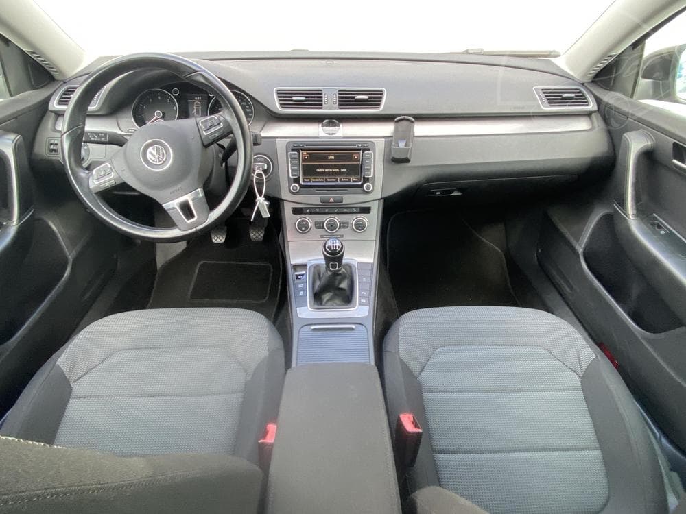 2013 Volkswagen PASSAT - 8