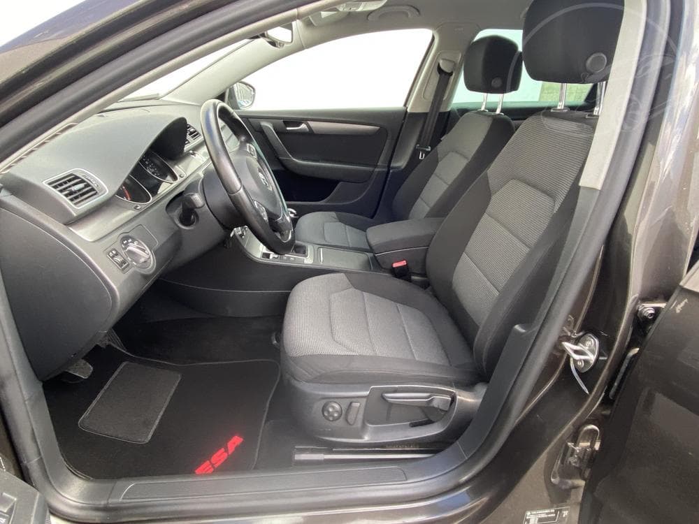 2013 Volkswagen PASSAT - 9