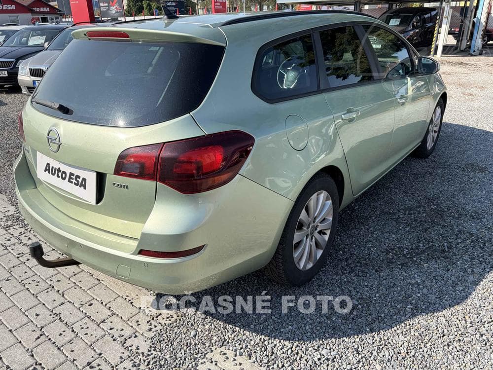 2011 Opel ASTRA - 2