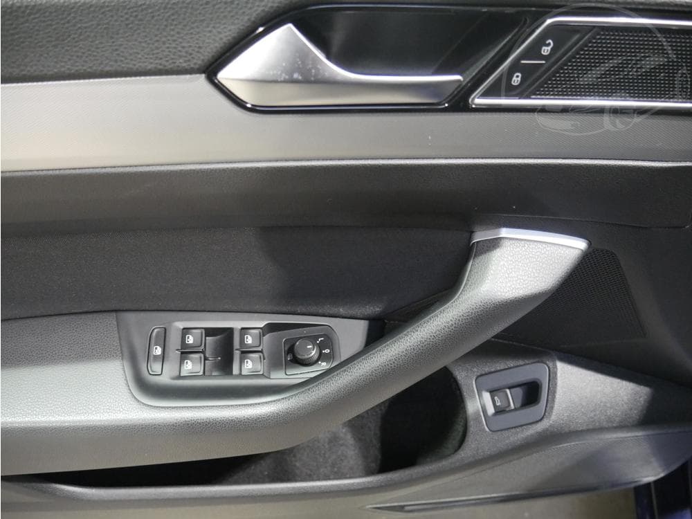 2015 Volkswagen PASSAT - 31