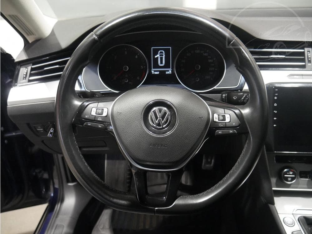 2015 Volkswagen PASSAT - 34