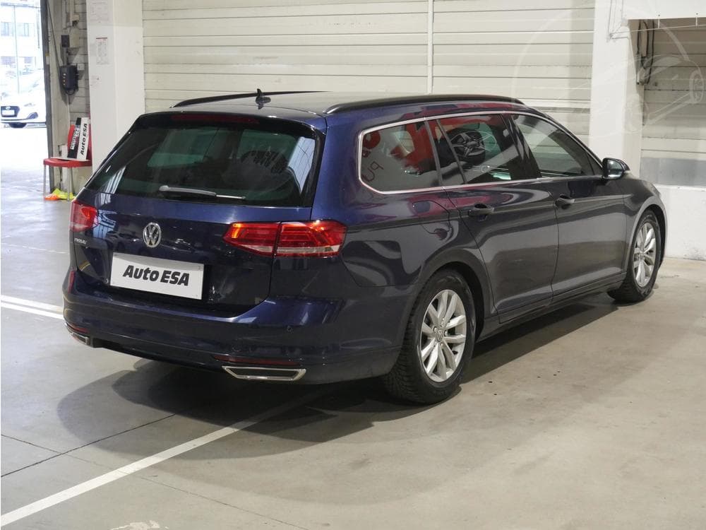 2015 Volkswagen PASSAT - 10