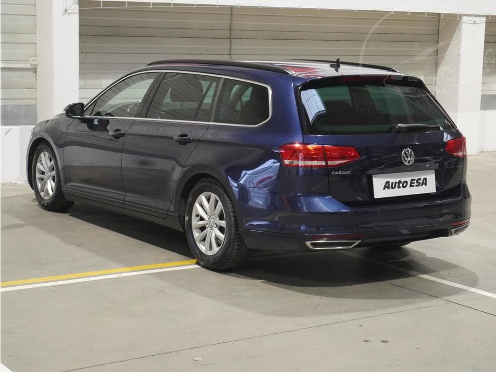 2015 Volkswagen PASSAT - 16