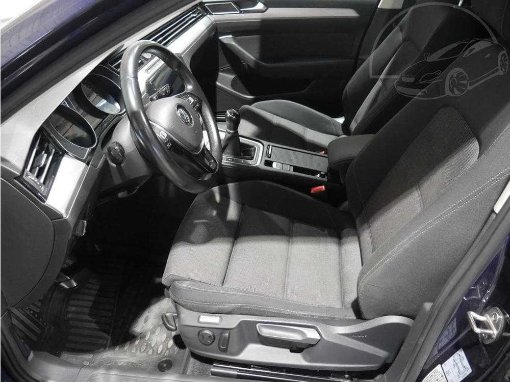 2015 Volkswagen PASSAT - 25