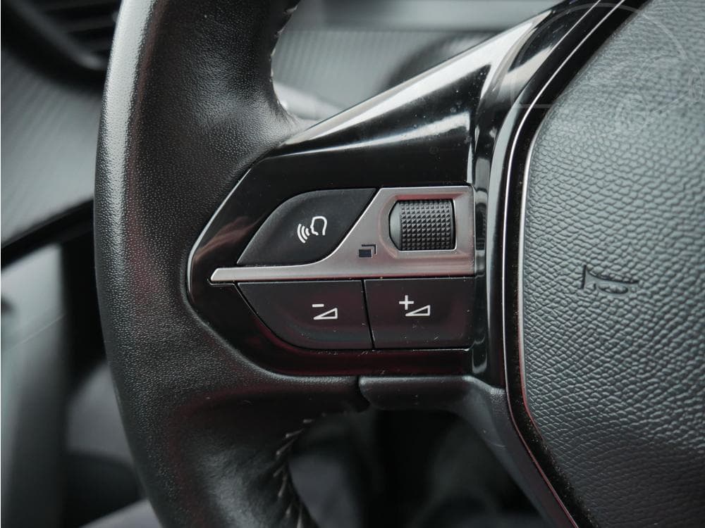 2021 Peugeot 2008 - 12