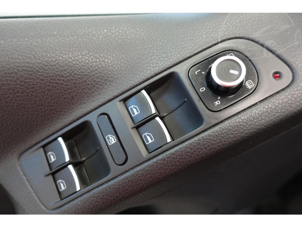 2010 Volkswagen TIGUAN - 13