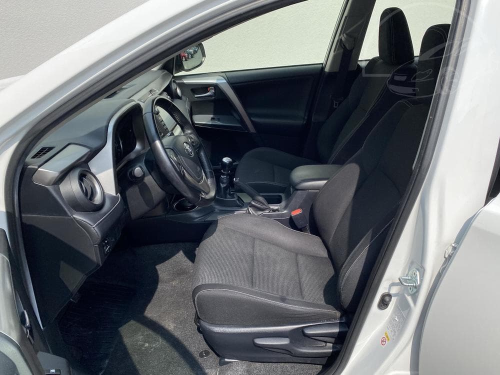 2016 Toyota RAV4 - 40