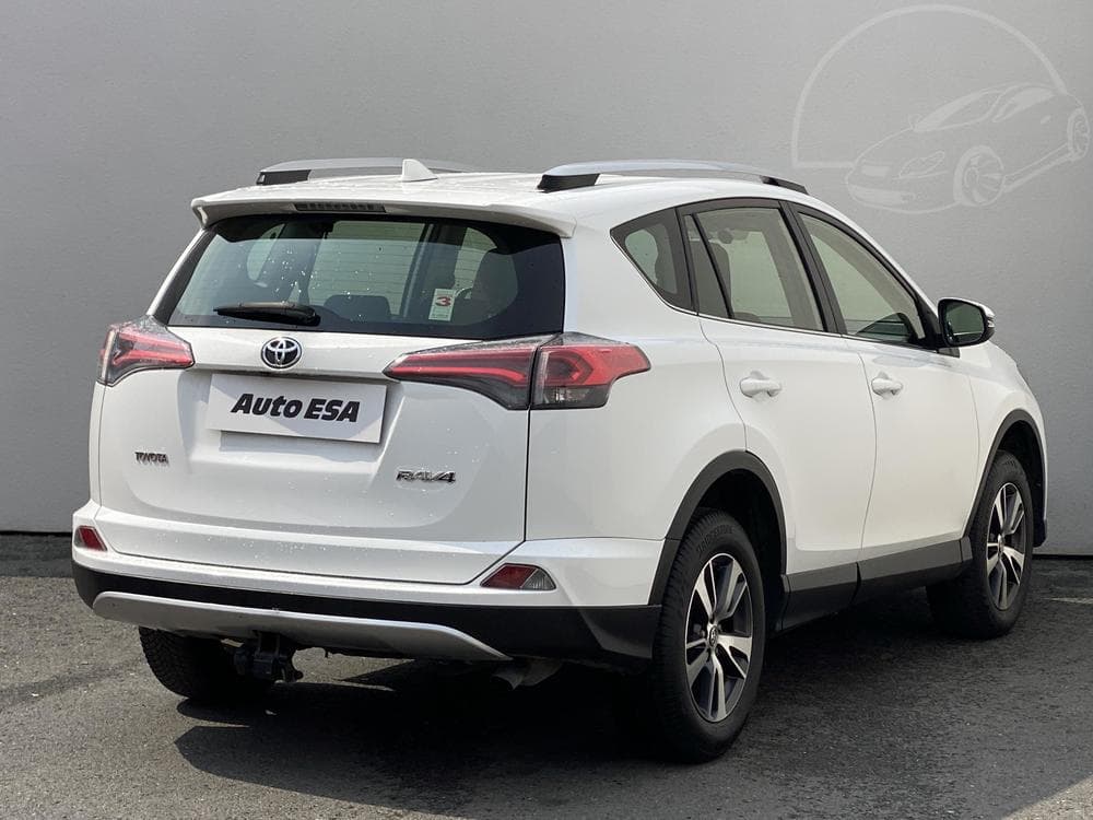 2016 Toyota RAV4 - 10