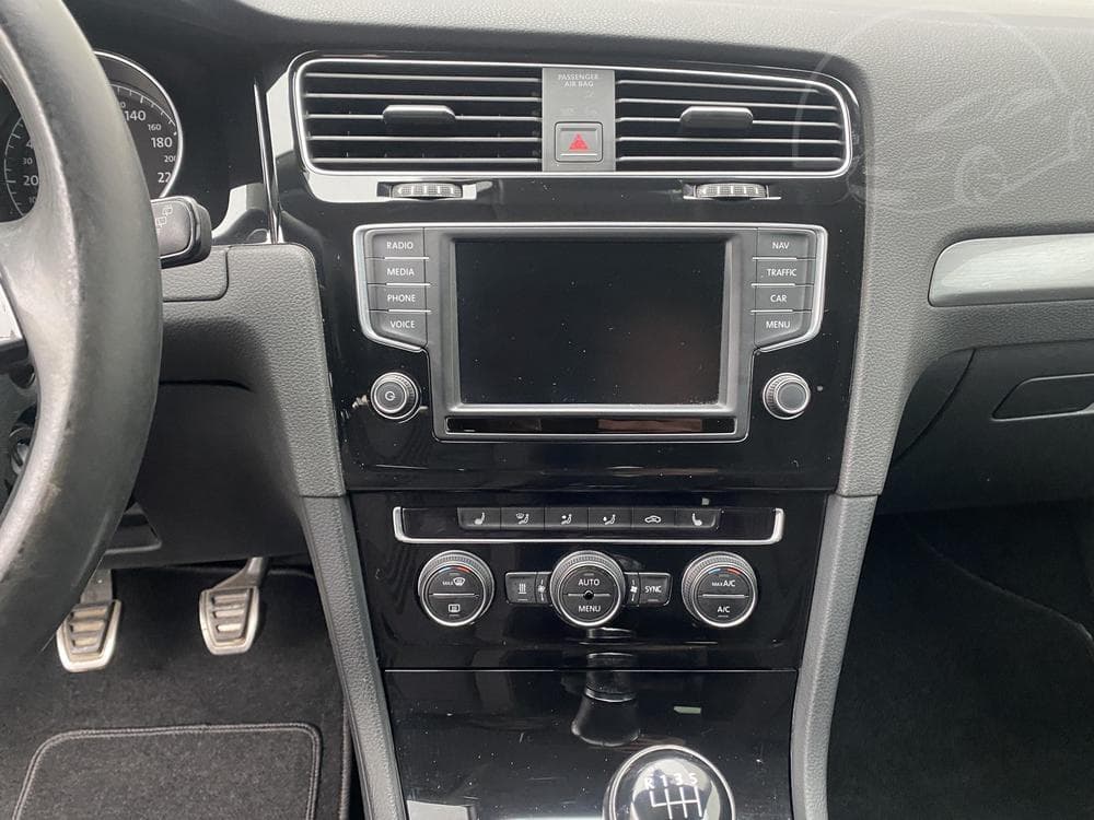 2017 Volkswagen GOLF - 34