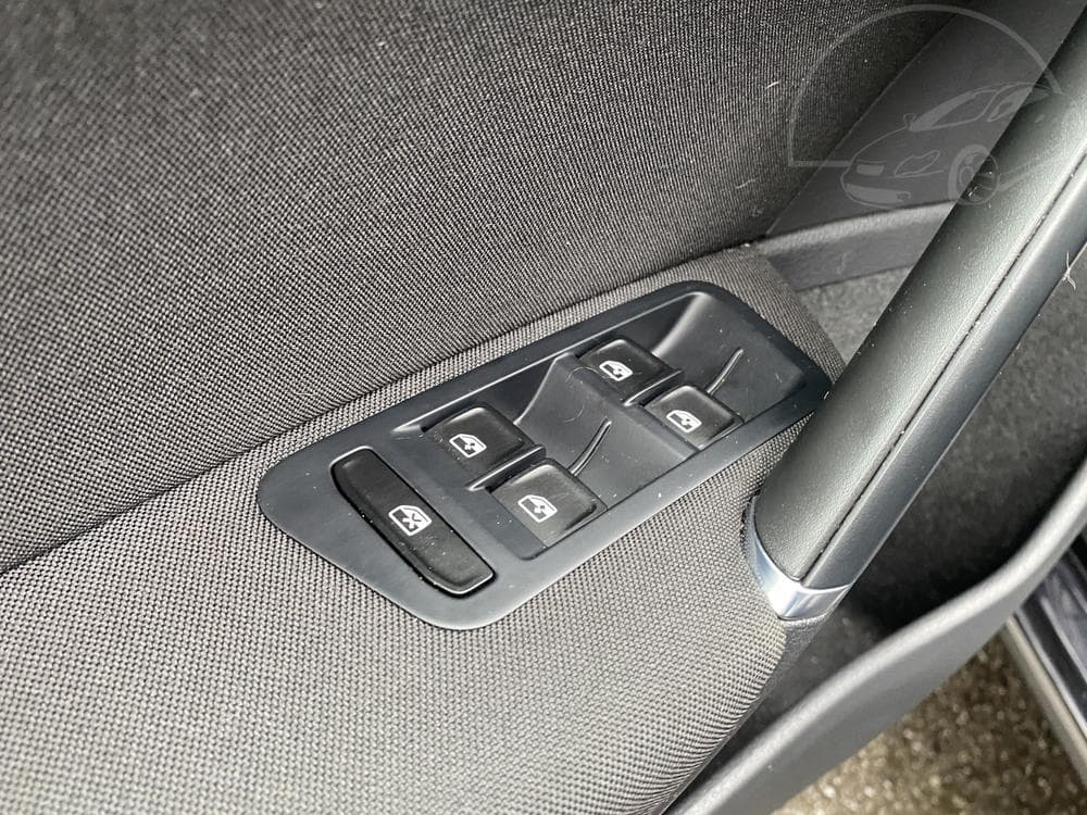 2017 Volkswagen GOLF - 37