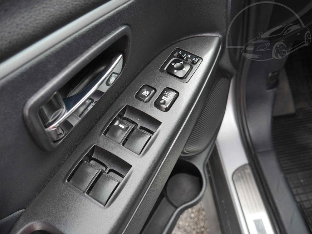 2011 Mitsubishi ASX - 11
