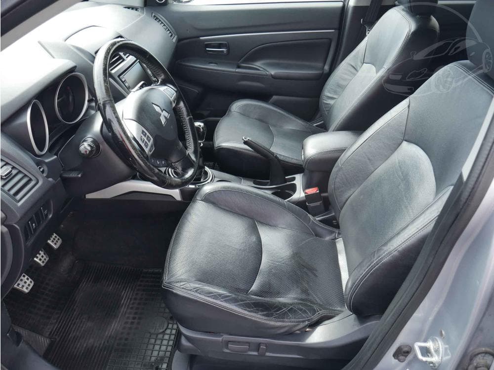 2011 Mitsubishi ASX - 9