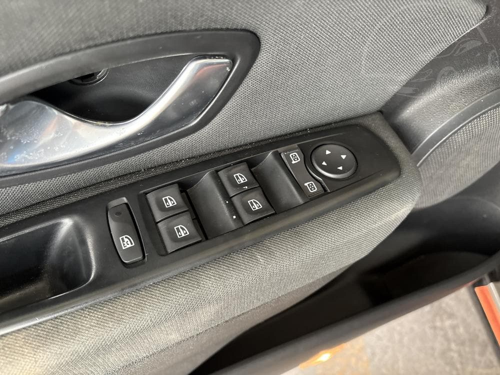 2009 Renault MEGANE - 23