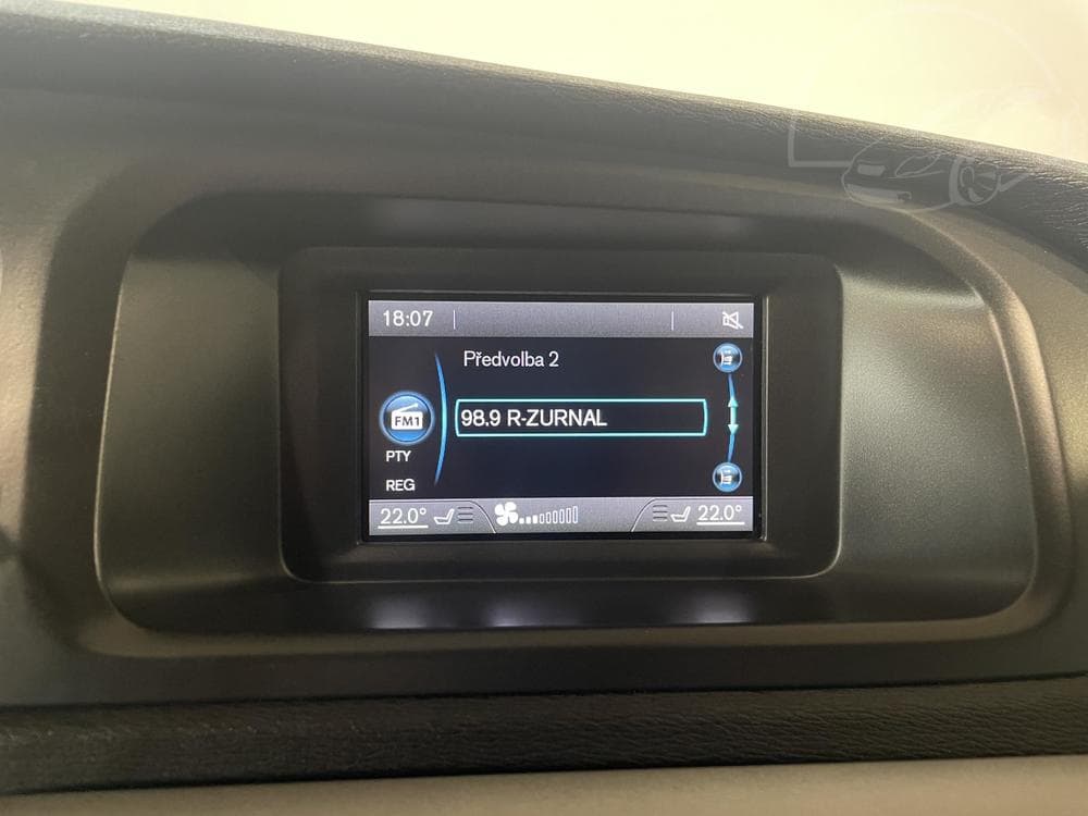 2015 Volvo V40 - 11