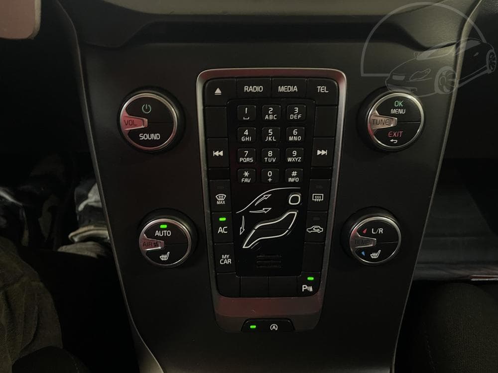 2015 Volvo V40 - 13