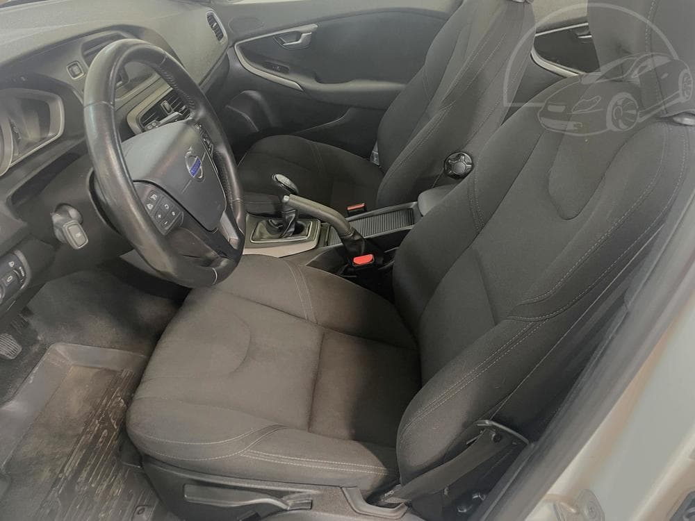 2015 Volvo V40 - 8