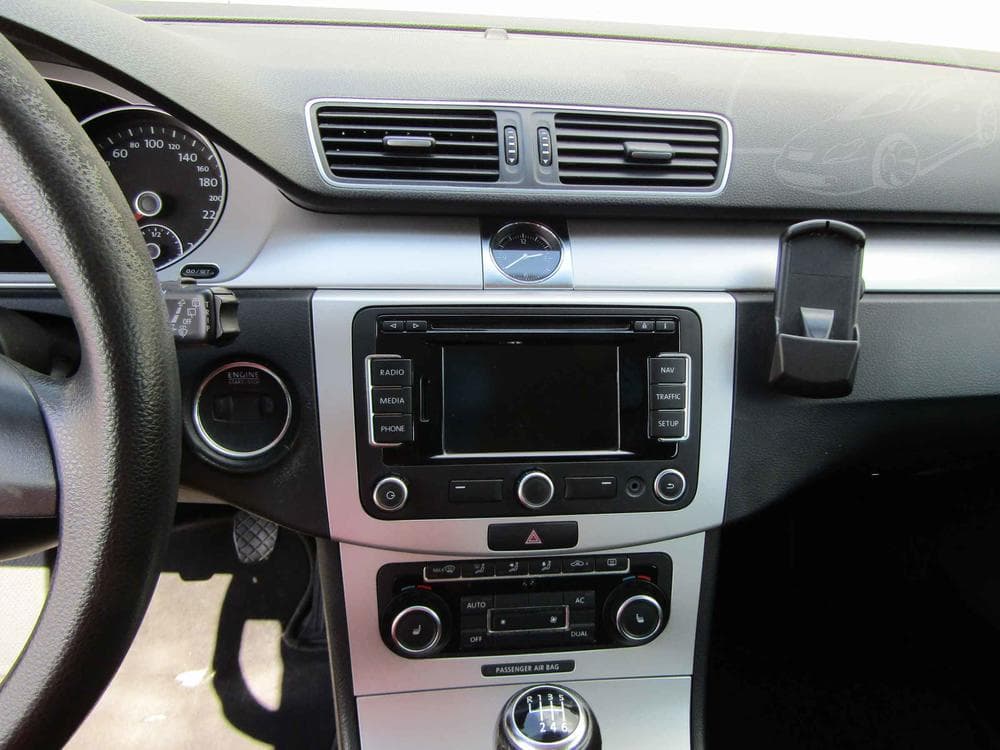2011 Volkswagen PASSAT - 12