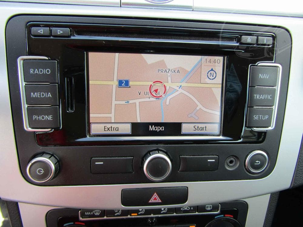2011 Volkswagen PASSAT - 13