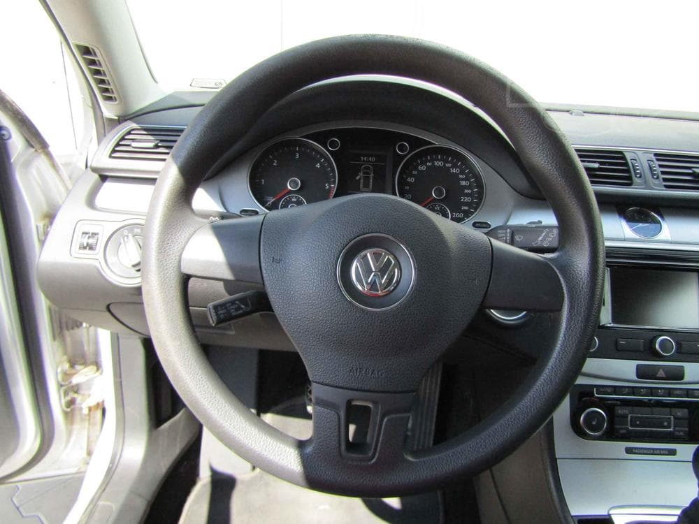 2011 Volkswagen PASSAT - 15
