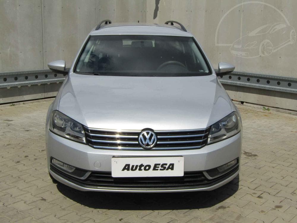 2011 Volkswagen PASSAT - 2