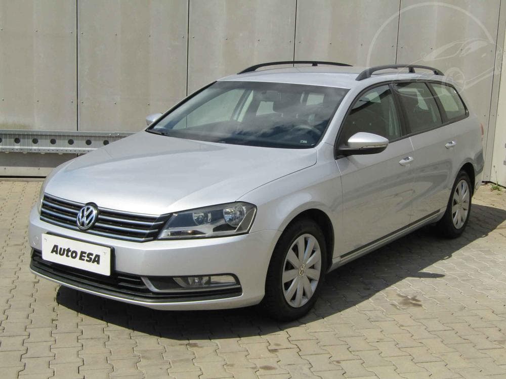 2011 Volkswagen PASSAT - 3