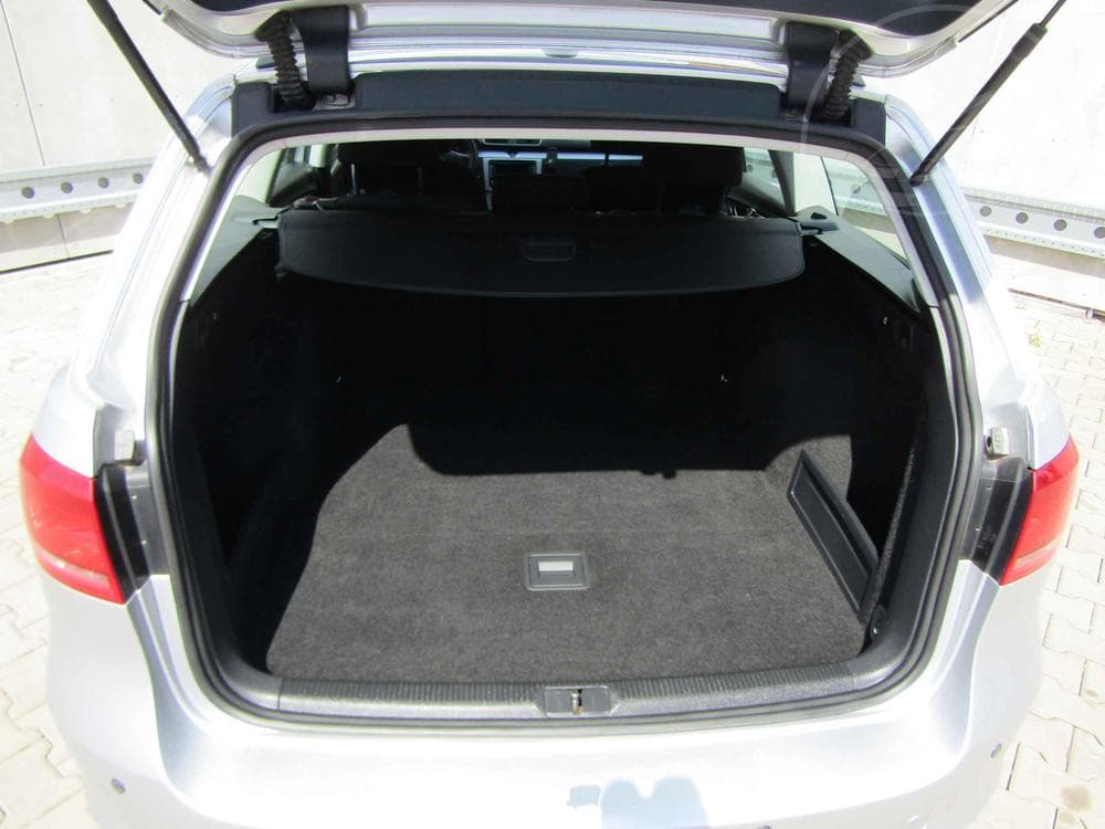 2011 Volkswagen PASSAT - 7
