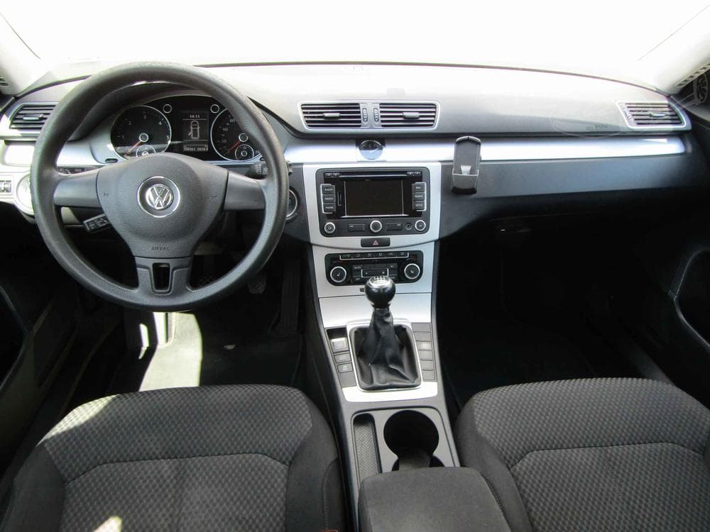 2011 Volkswagen PASSAT - 8