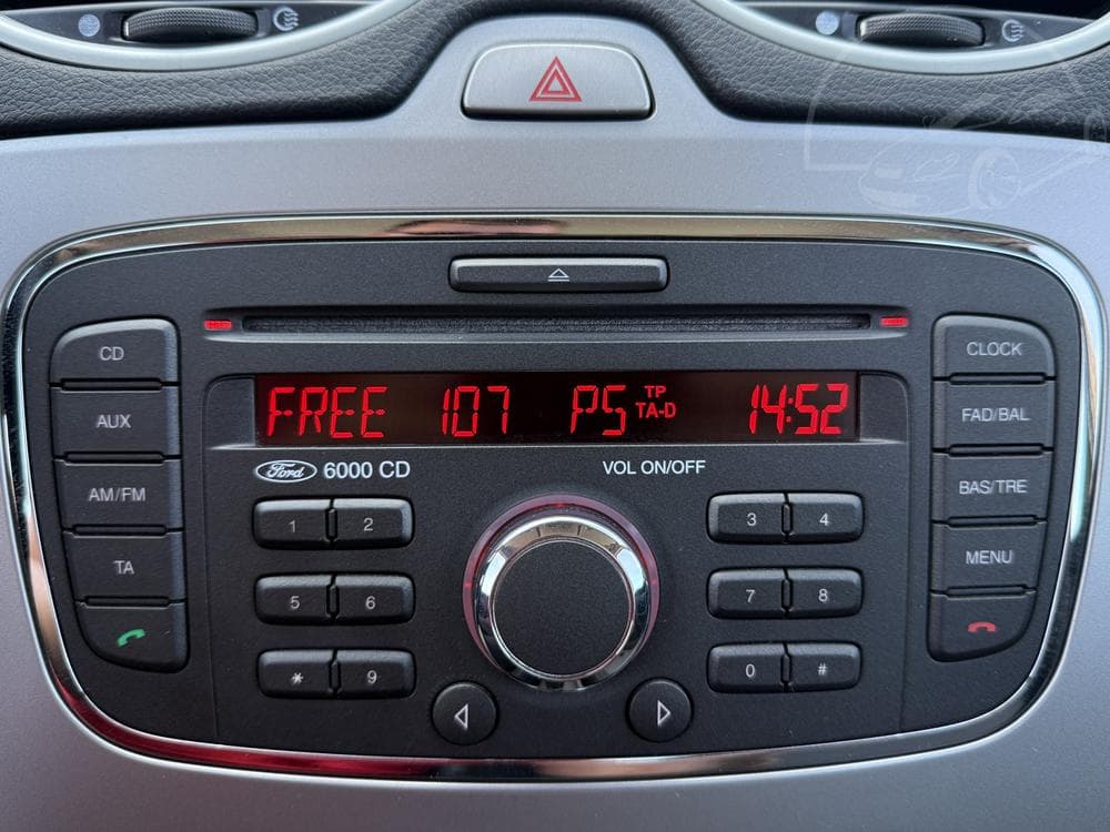 2011 Ford FOCUS - 12