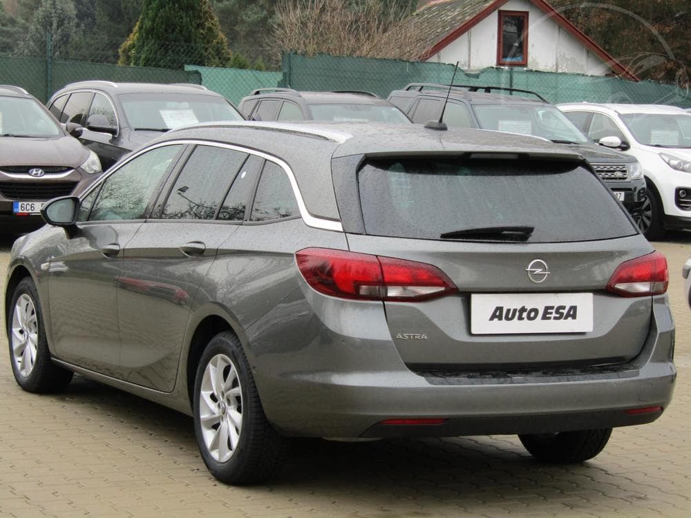 2021 Opel Astra - 4