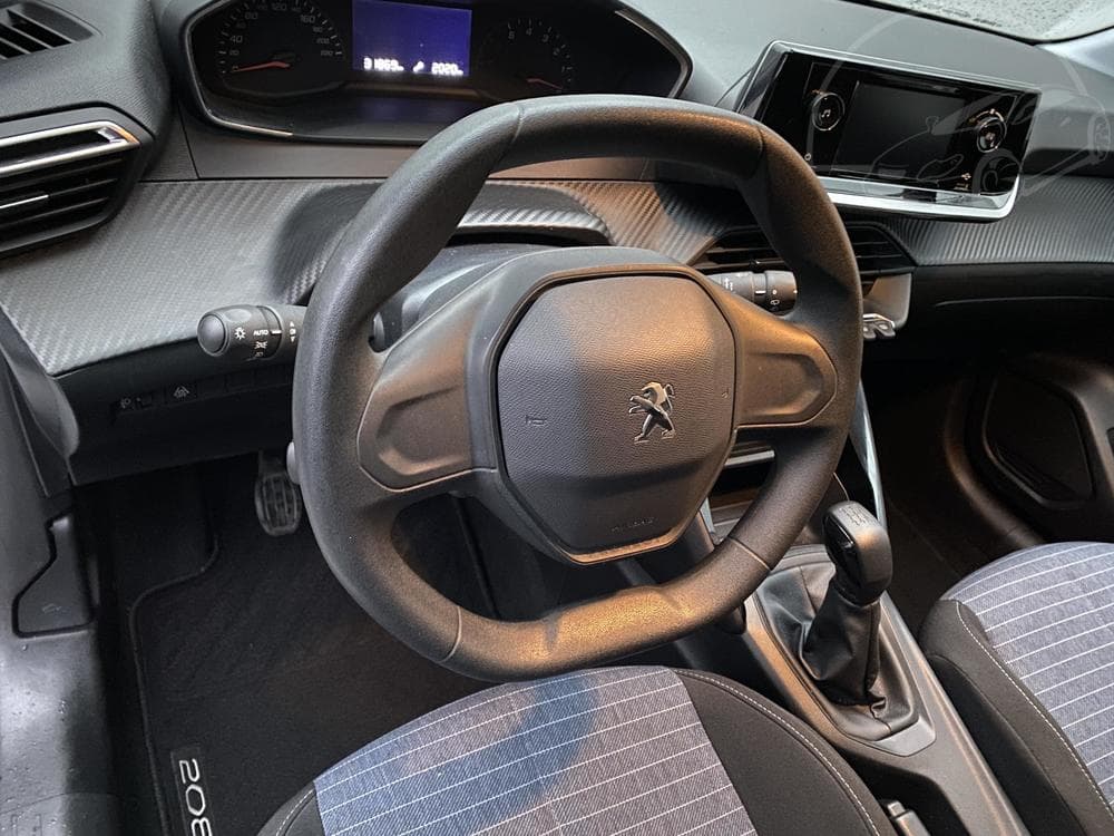 2020 Peugeot 208 - 12