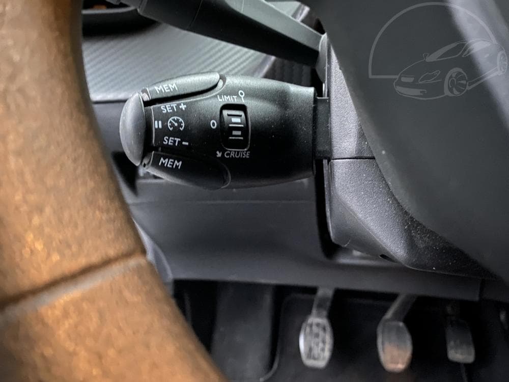 2020 Peugeot 208 - 13