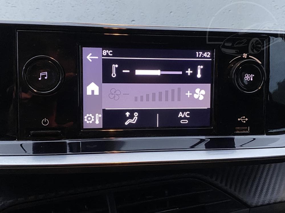 2020 Peugeot 208 - 15