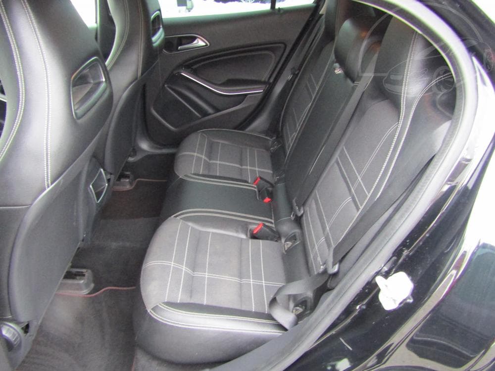 2015 Mercedes-Benz GLA - 28