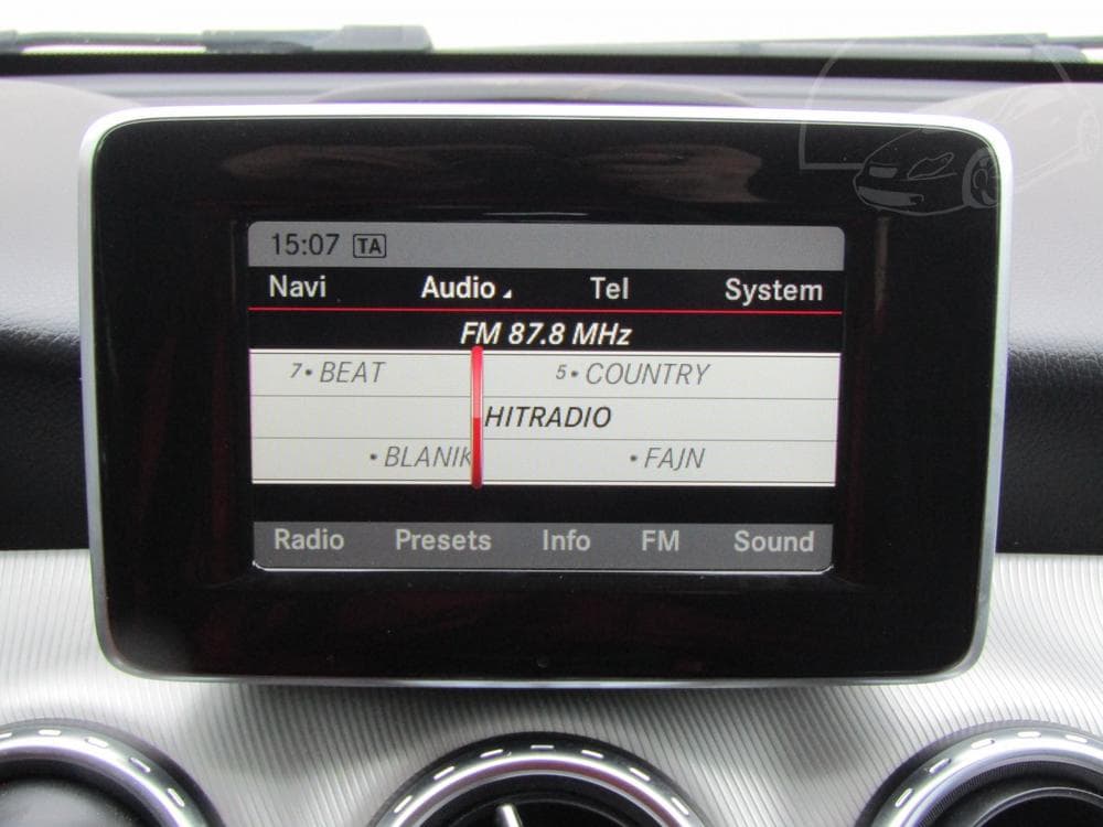 2015 Mercedes-Benz GLA - 37