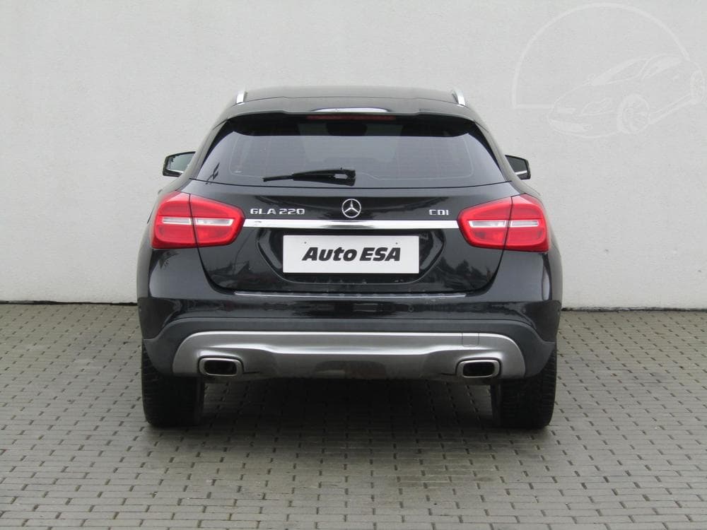 2015 Mercedes-Benz GLA - 13