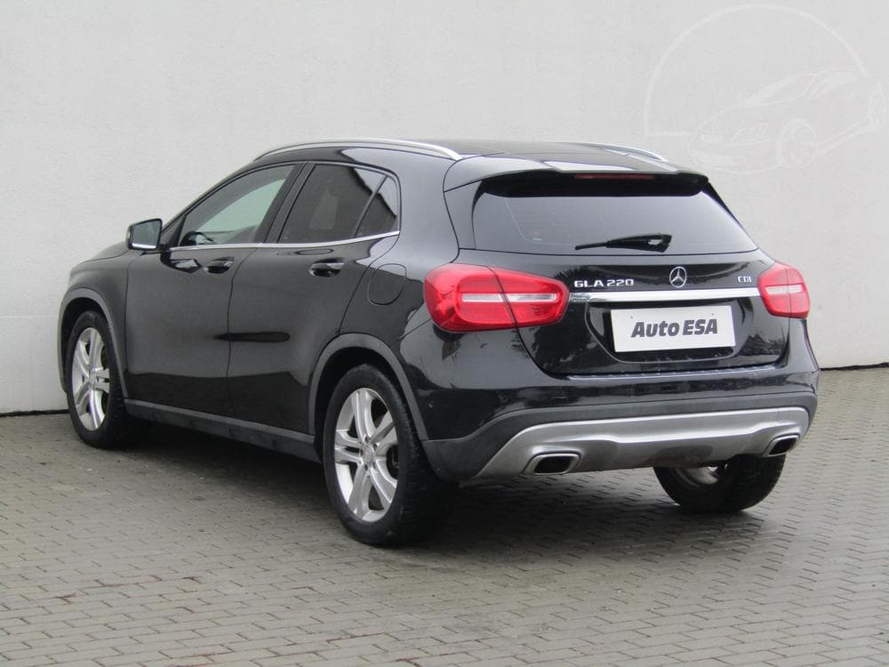 2015 Mercedes-Benz GLA - 16