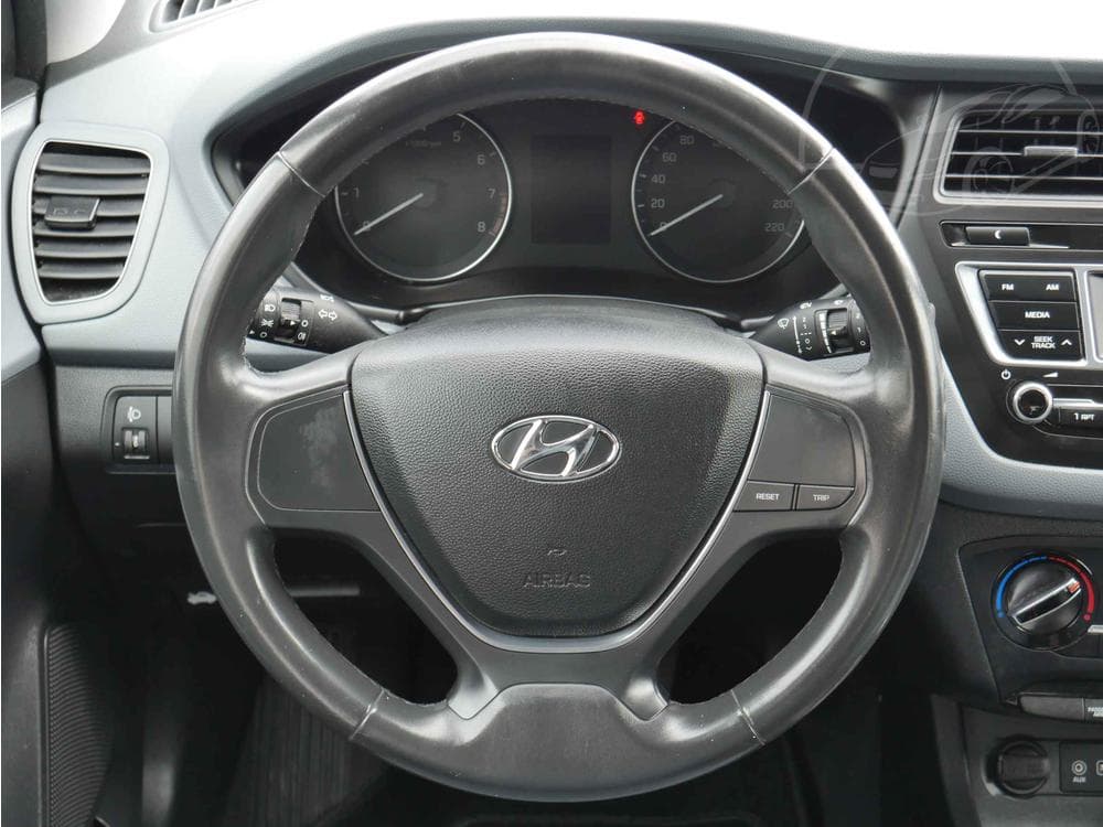 2017 Hyundai i20 - 13