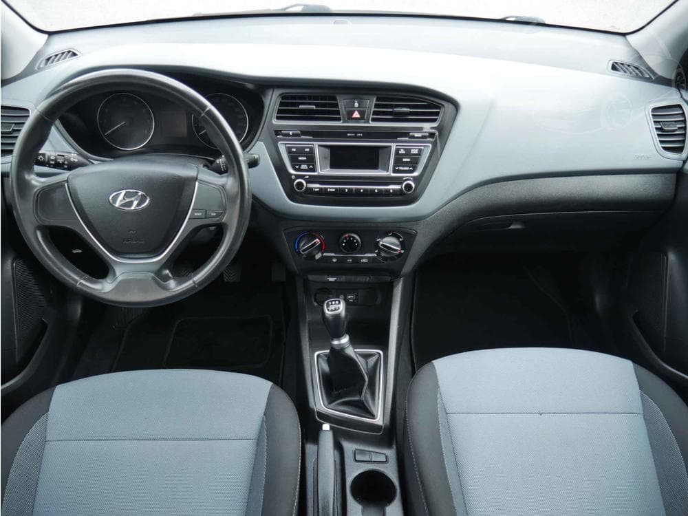 2017 Hyundai i20 - 8