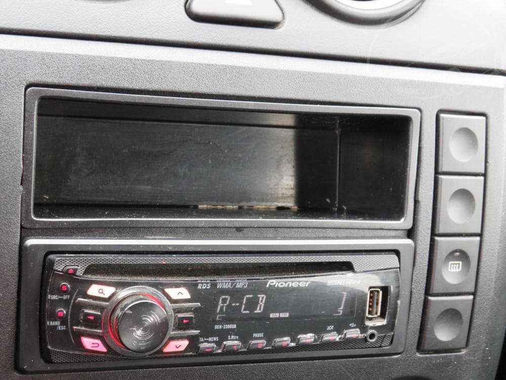 2005 Ford FIESTA - 14