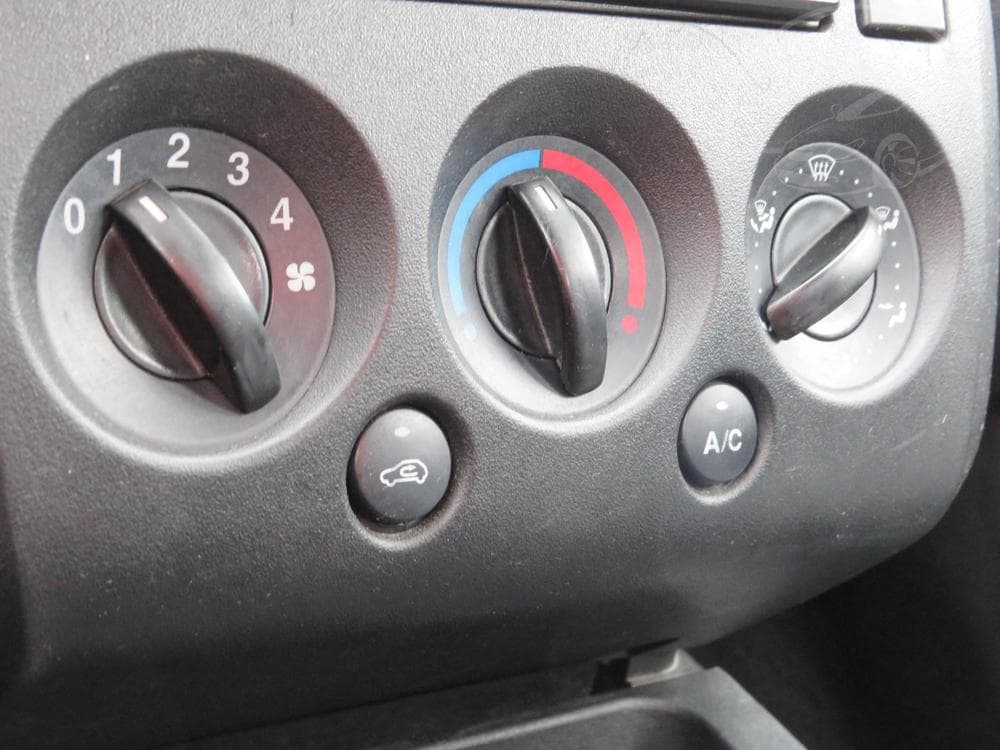 2005 Ford FIESTA - 15